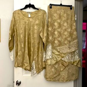 NWT WOMEN’S PLUS SIZE SKIRT SET : SIZE 1X